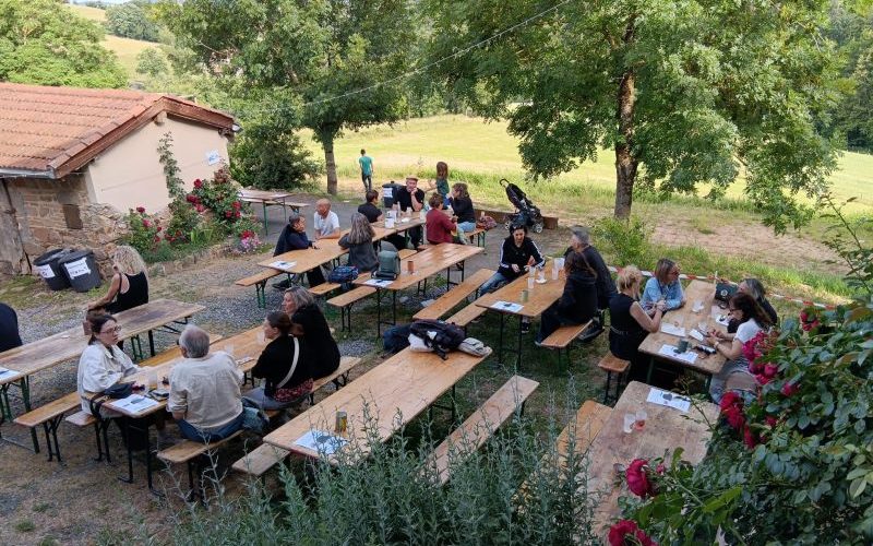 Temps d'échange collectif à l'Oasis de Chamousset