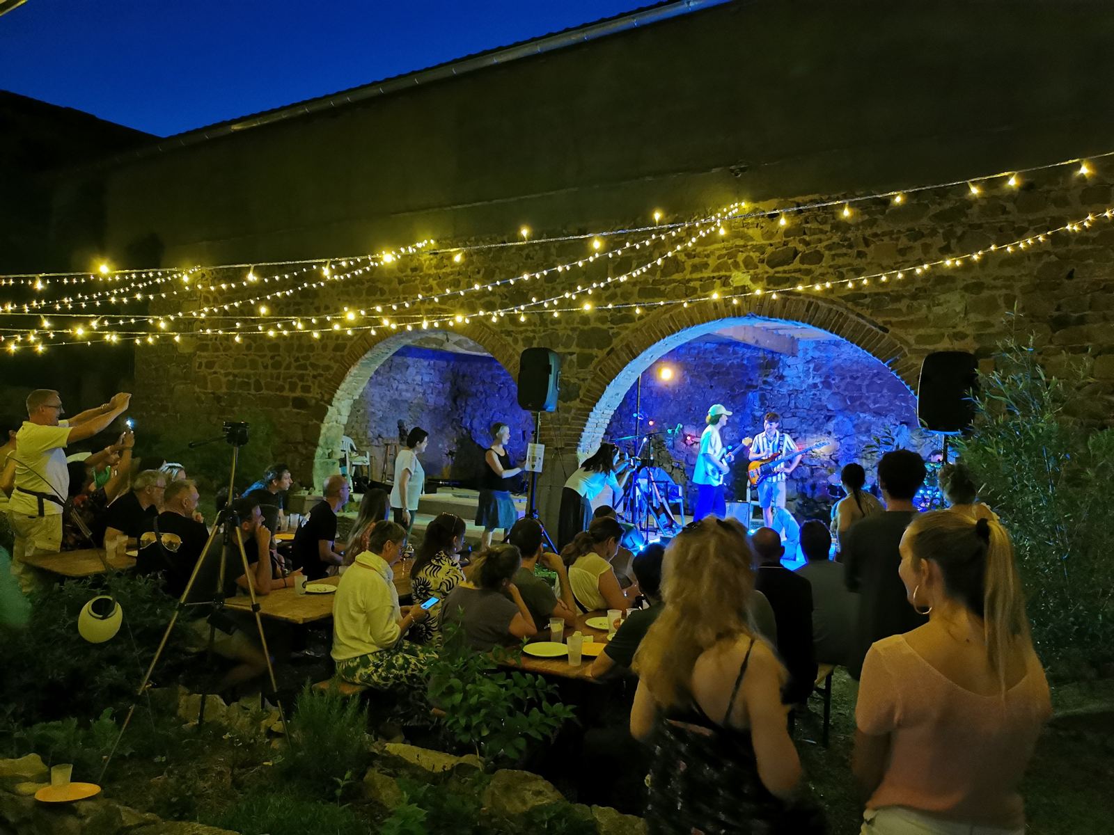 Concert de nuit sous les arches illuminées